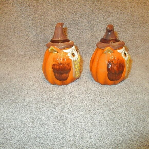 Witch OWLS Whimsical SALT & PEPPER Shakers STONEWARE Cracker Barrel VTG 2 Piece - Picture 6 of 12